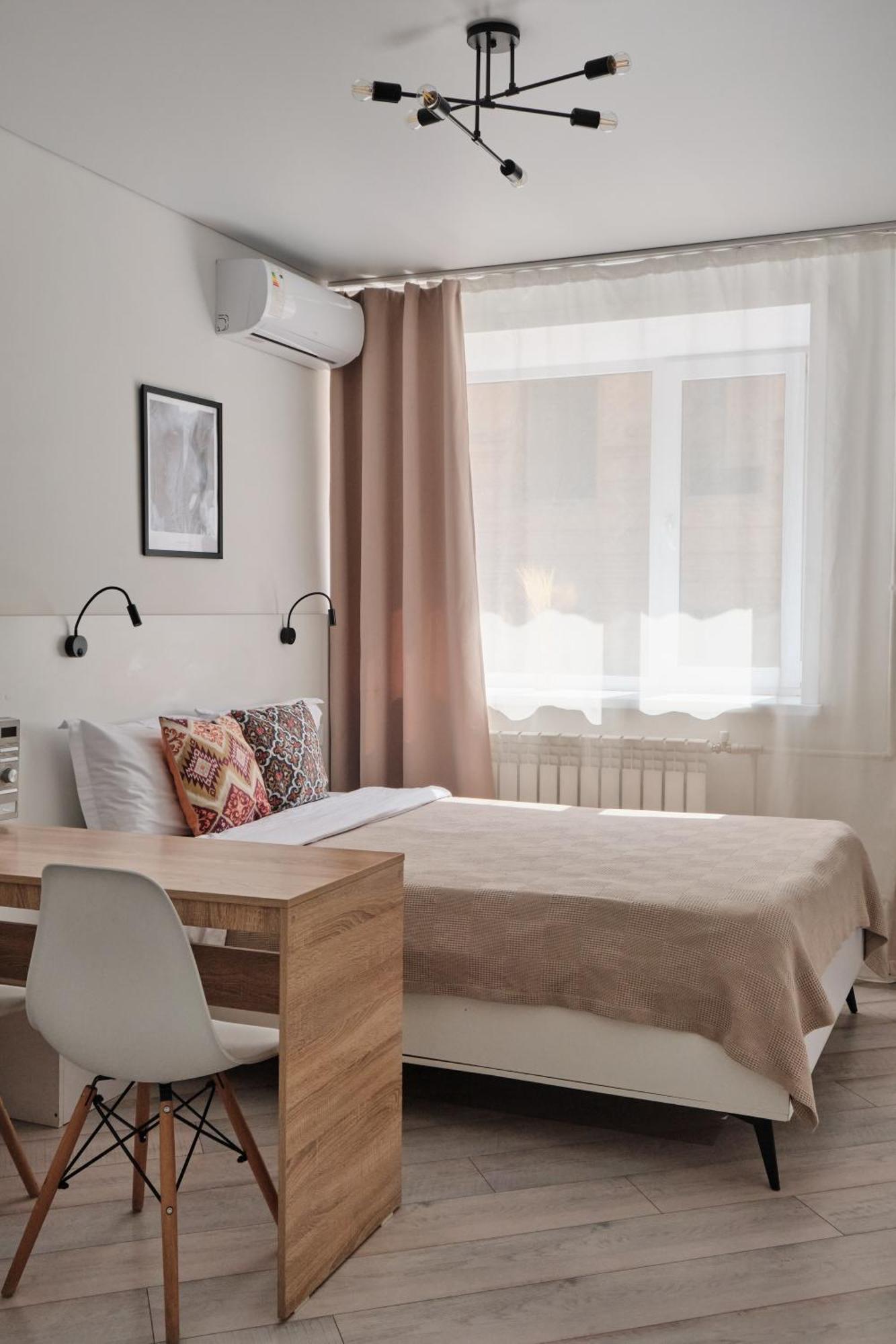 Seven City Apartments Semej Esterno foto