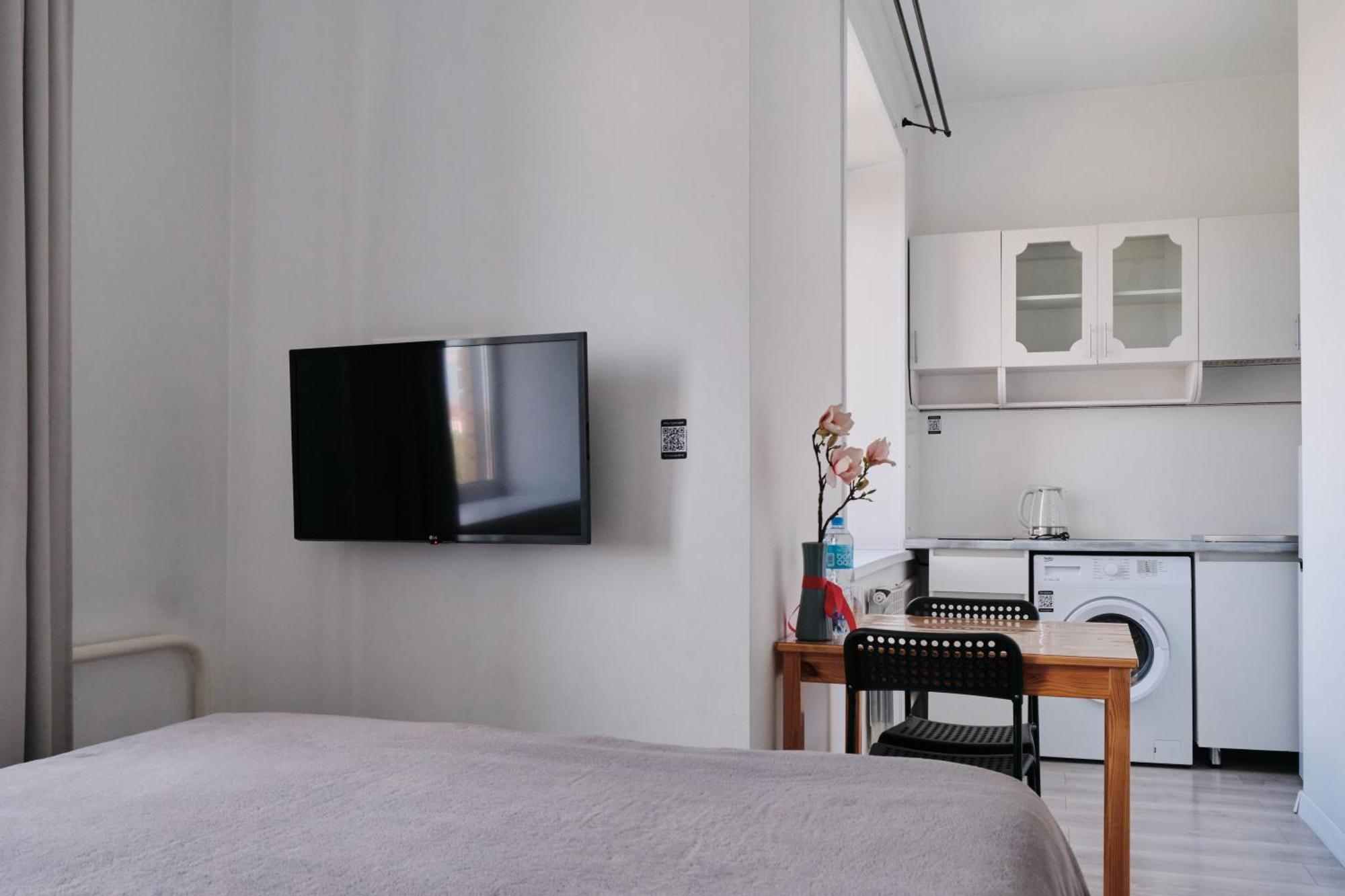 Seven City Apartments Semej Esterno foto