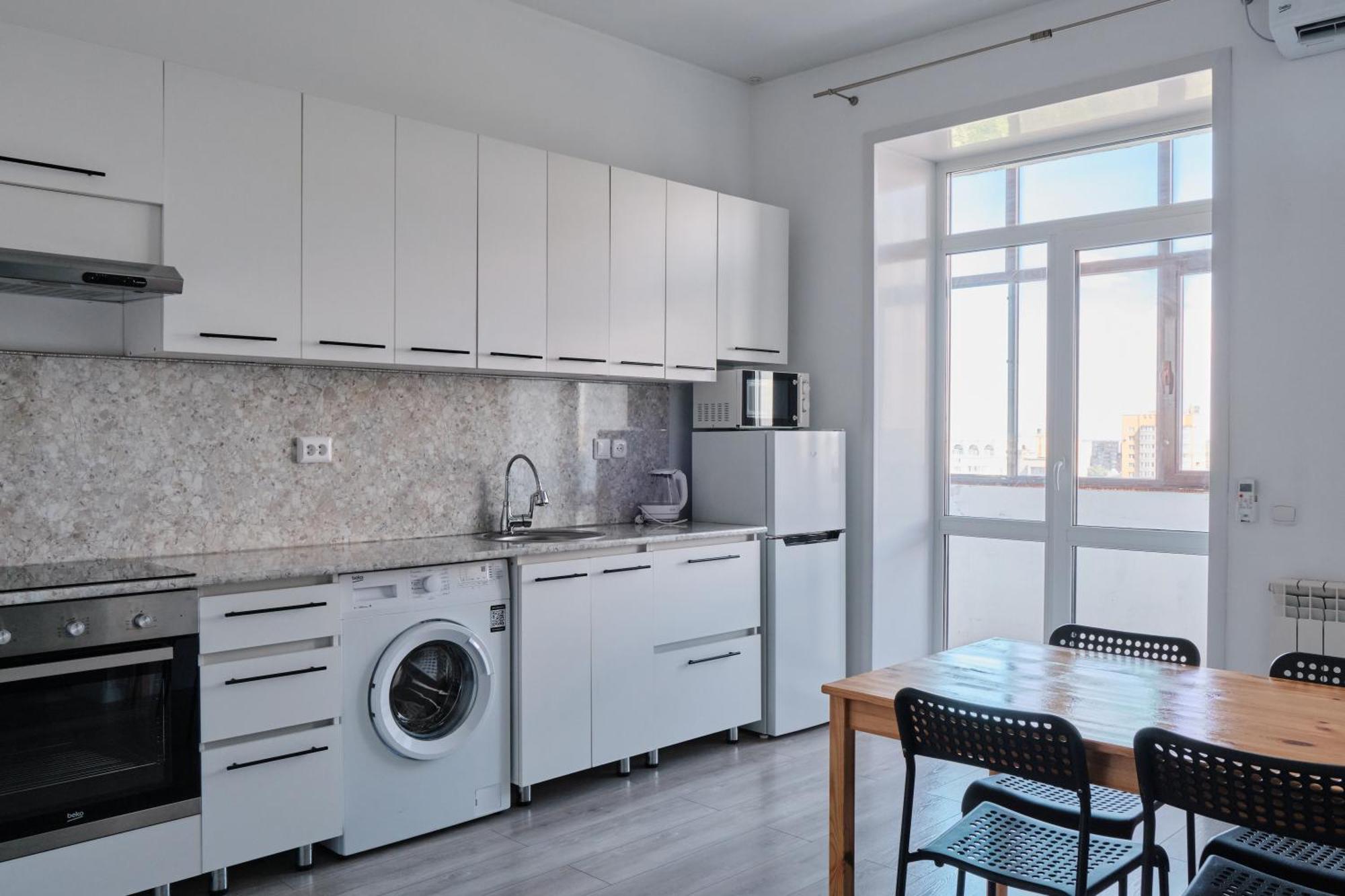 Seven City Apartments Semej Esterno foto