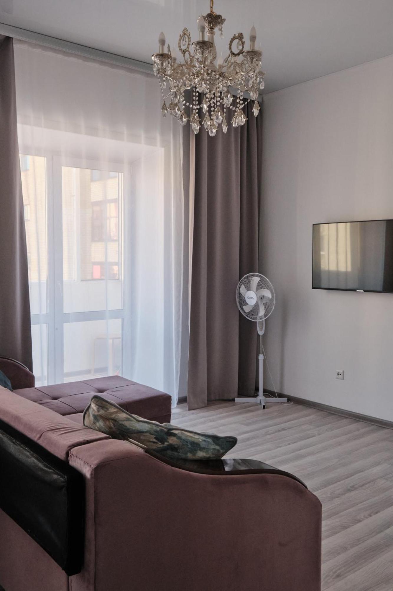 Seven City Apartments Semej Esterno foto