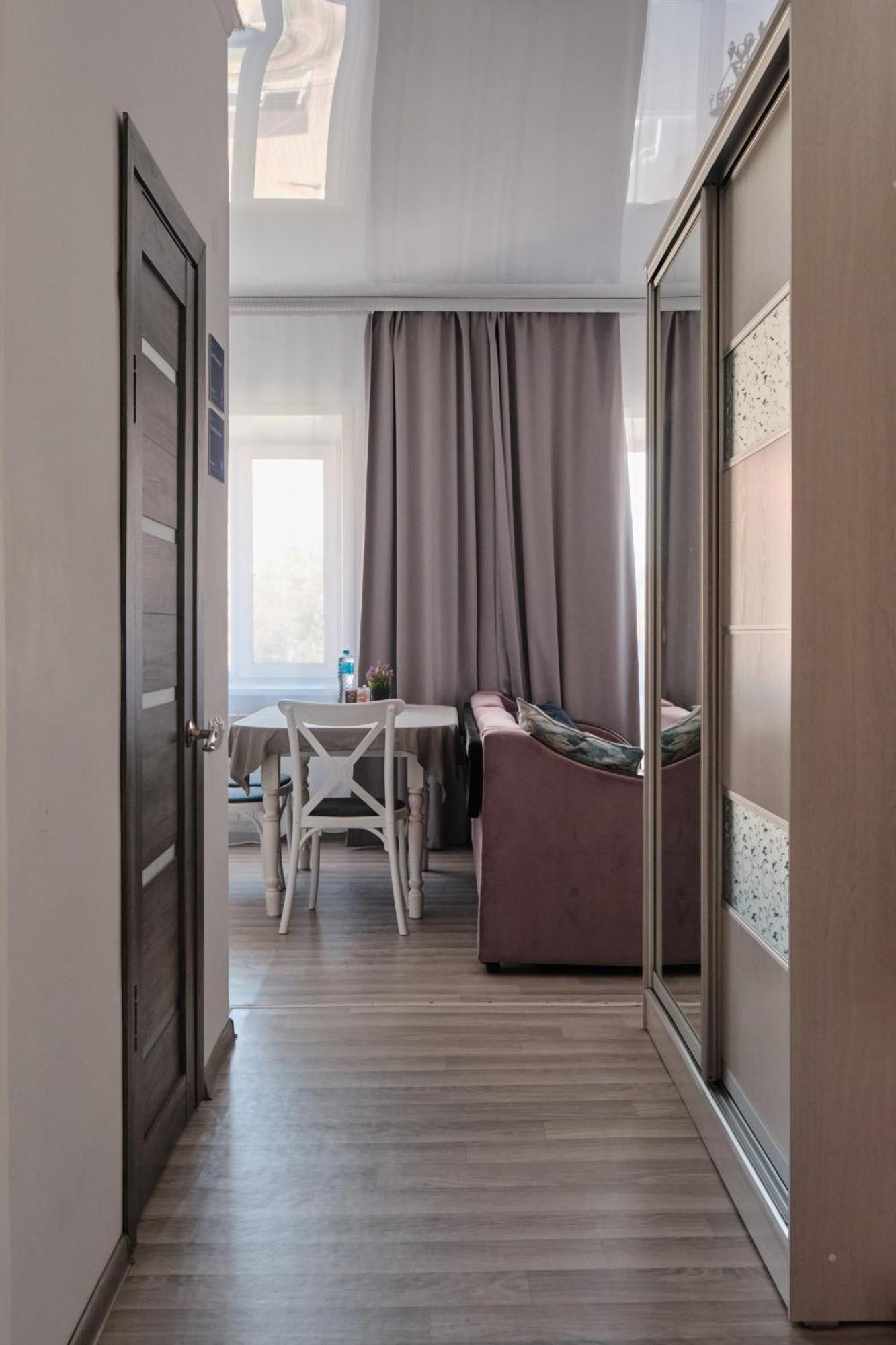 Seven City Apartments Semej Esterno foto